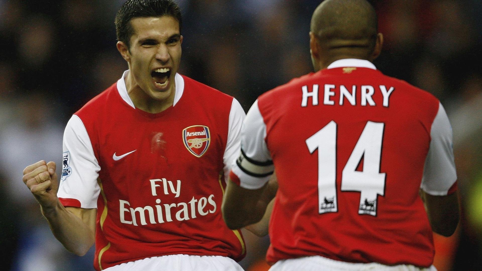 分区决赛转会风云：巴黎圣日耳曼盯上锋线强援，萨拉赫或成交易筹码的简单介绍